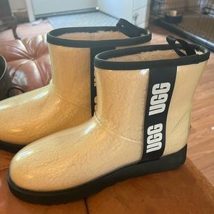 Women’s Ugg boots classic mini clear